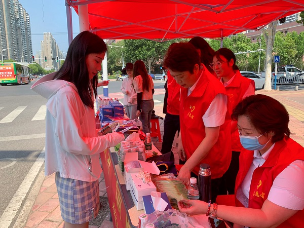 助力學子圓夢，踐行國企擔當  安徽鹽業地產集團組織愛心助考公益活動